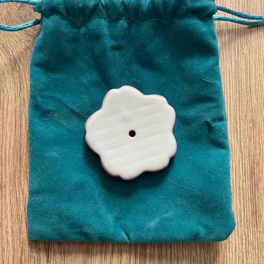 Ceramic Flower Charm - Picture 4 of 7